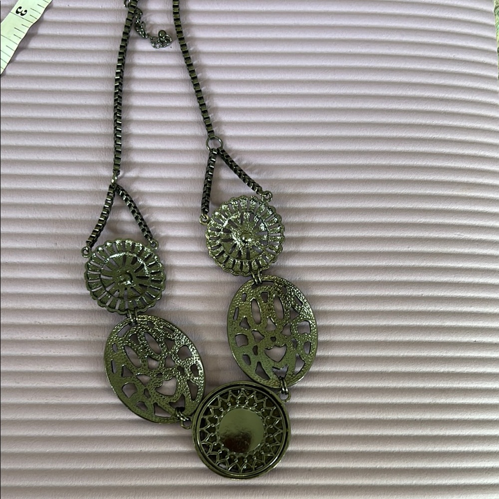 Elegant Silver Statement Necklace - Picture 9 of 10